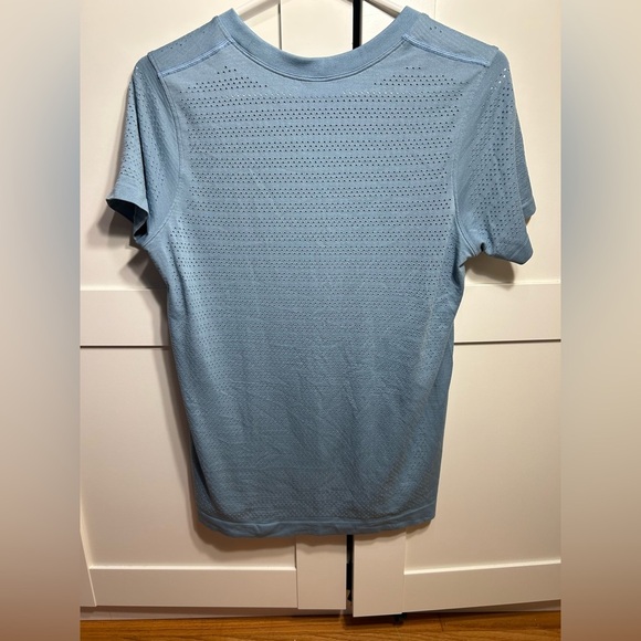 Lululemon Breeze By Short Sleeve Shirt size 8-10 - Picture 7 of 7